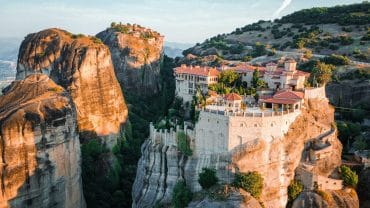 Πνευματικό οδοιπορικό στα ιερά μοναστήρια και τα προσκυνήματα της ελληνικής Ορθοδοξίας.