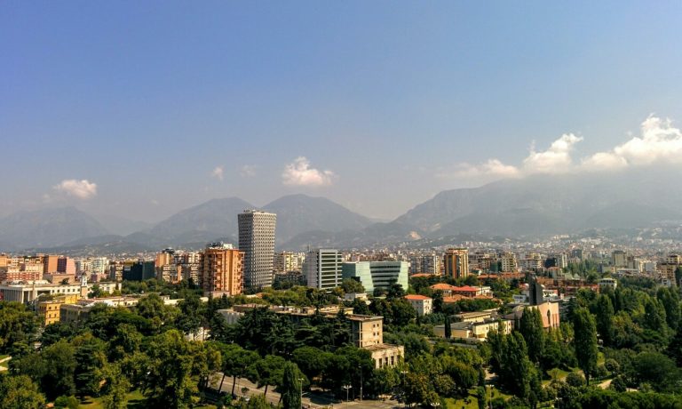 Ατομικό Ταξίδι: Τίρανα