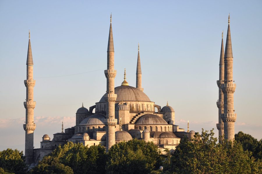 Exterior_of_Sultan_Ahmed_I_Mosque_in_Istanbul2C_Turkey_002