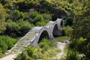 Ατομικό Ταξίδι με ΙΧ: Ζαγοροχώρια & Χαράδρα Βίκου