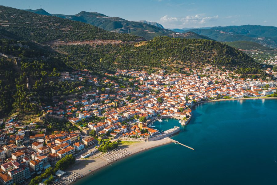Ναύπακτος από ψηλά, το λιμάνι και το κάστρο