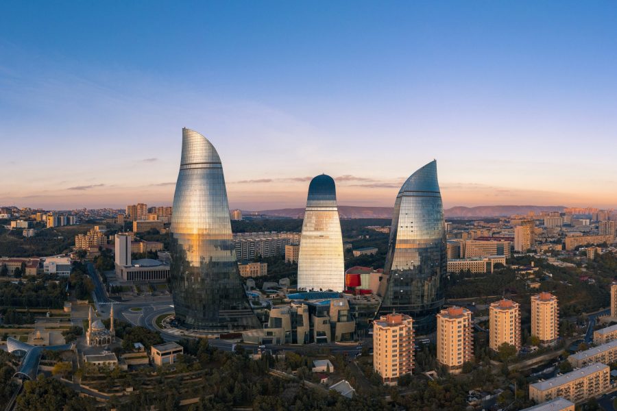 Μπακού, οι Flame Towers στο σούρουπο