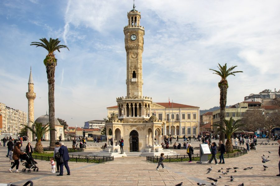 Izmir Clock Tower, Konak Square