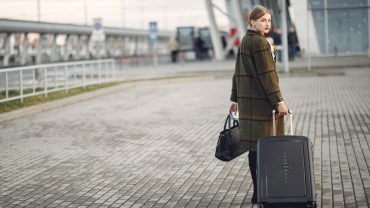Πώς να ταξιδέψεις μόνο με χειραποσκευή: Έξυπνα tips
