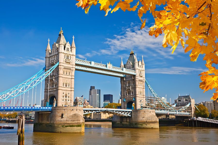 Η Tower Bridge του Λονδίνου το φθινόπωρο