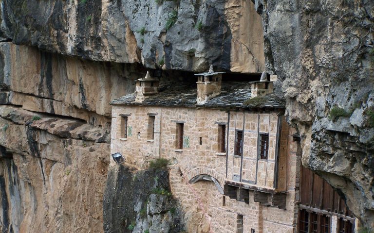 Στα Πέτρινα Στολίδια των Τζουμέρκων