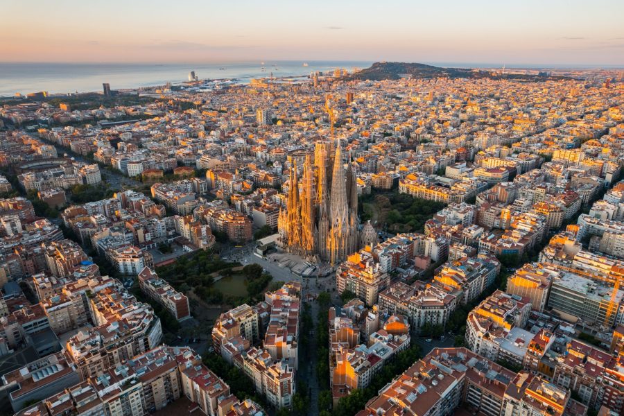 Βαρκελώνη – η πόλη από ψηλά με τη Sagrada Família