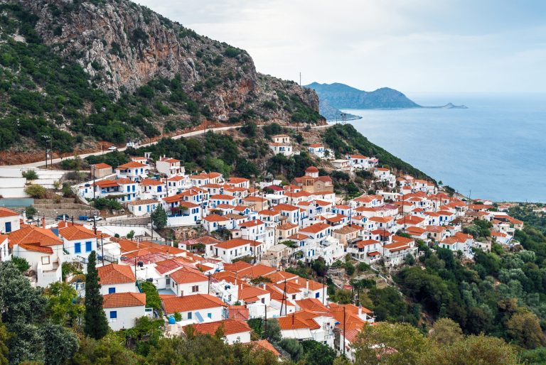 Χριστούγεννα με Πέτρα & Φως στη Λακωνική Μάνη