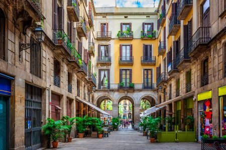 Η Αληθινή Βαρκελώνη: Περισσότερο από τον Τουριστικό Οδηγό